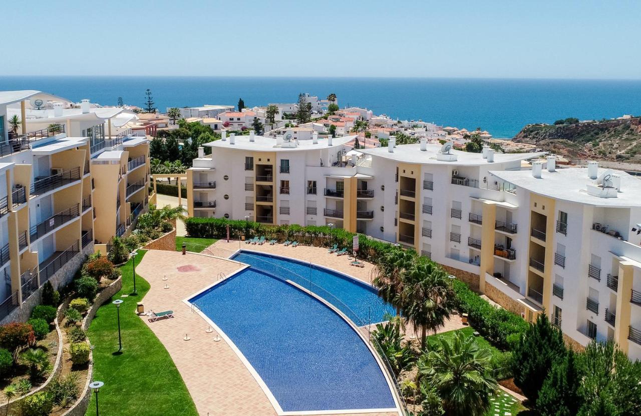 Bnb Homes Ocean View Apartment With Relax Terrace, 2 Swimming Pools & Tennis Court Albufeira Eksteriør billede