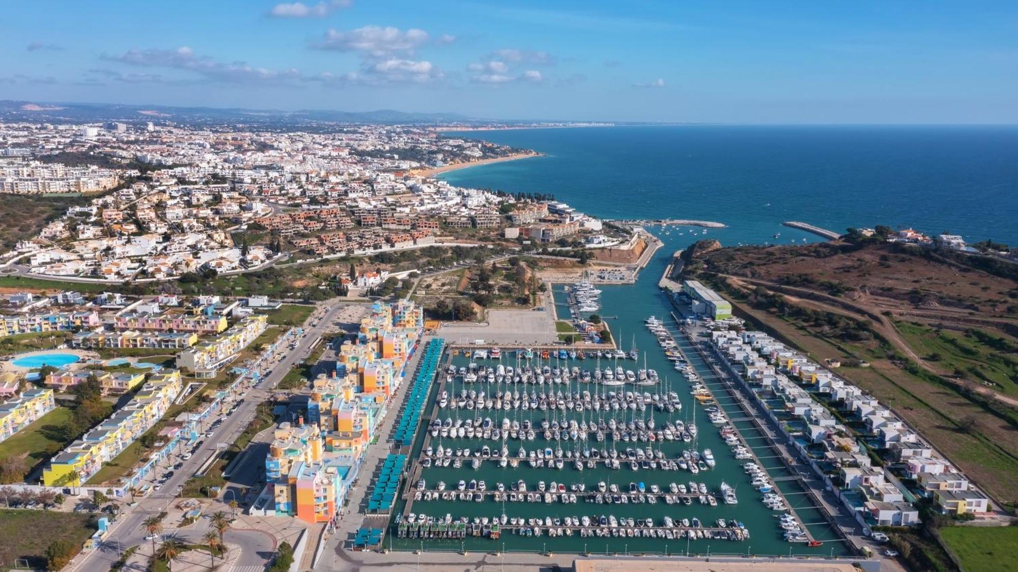 Bnb Homes Ocean View Apartment With Relax Terrace, 2 Swimming Pools & Tennis Court Albufeira Eksteriør billede